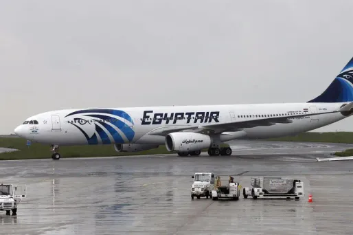 Crash du vol d'EgyptAir : Paris salue la décision du Caire de rendre les corps