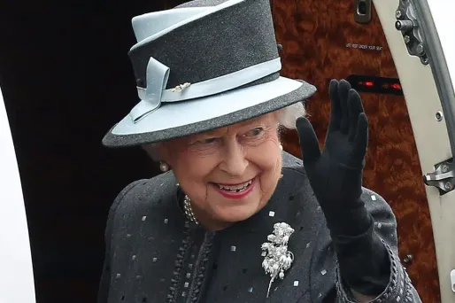 Elizabeth II honore chaque année des centaines d'engagements et il est rare qu'elle annule des déplacements pour des raisons de santé.