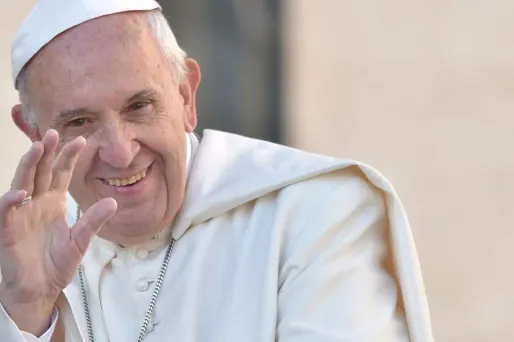 Le pape François s'échappe du Vatican pour s'acheter des chaussures