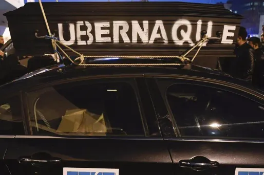 Les chauffeurs de VTC sont en guerre contre les plateformes de réservation, type Uber, depuis jeudi.