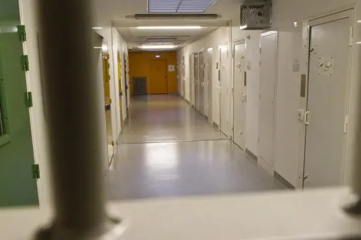 L'homme de 27 ans s'est évadé du centre pénitentiaire de Riom à la faveur d'une sortie en vélo.