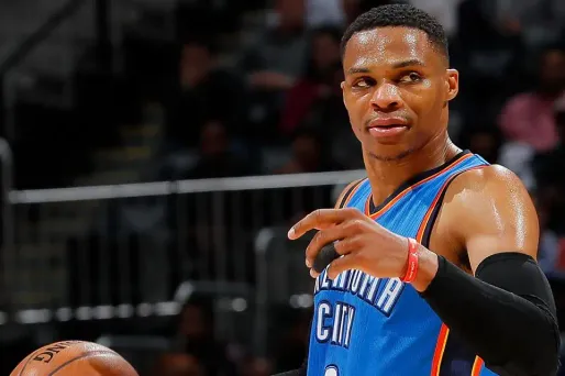 Russell Westbrook a inscrit 27 points, pris 10 rebonds et délivré 10 passes contre Houston.