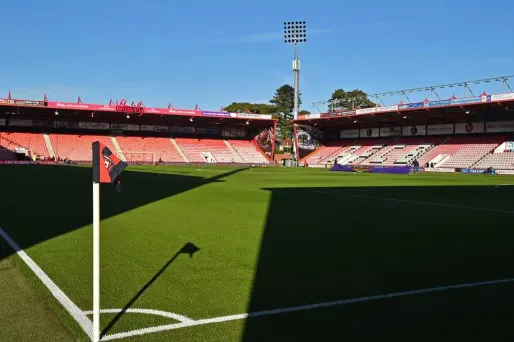 La police britannique indique que 98 clubs, de tous niveaux, ont été cités dans le cadre des investigations.