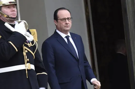 Hollande écoute avant de parler