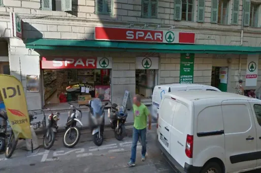 Nice : il tire sur une caissière et se suicide