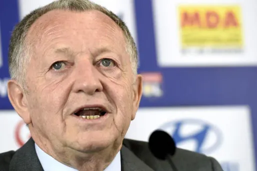 Aulas, serial twitteur, est dans le collimateur