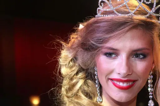 Et Camille Cerf devint Miss France 2015 !