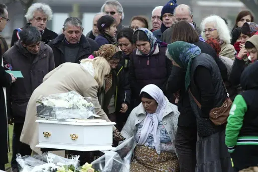 Le bébé rom a finalement été inhumé à Wissous