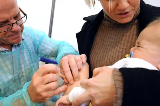Diphtérie, coqueluche, polio… : la France en pénurie de vaccins