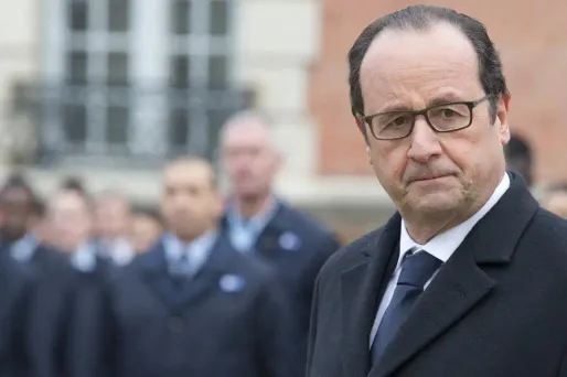 Dissuasion nucléaire : Hollande ne veut pas "baisser la garde"