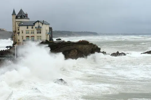 Le littoral s'inquiète avant la "marée du siècle"