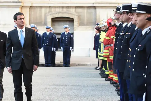 Marseille : "il n'y a pas de zones de non-droit", assure Valls