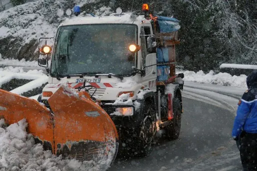 Neige, verglas, avalanches...L'alerte levée dans les Pyrénées