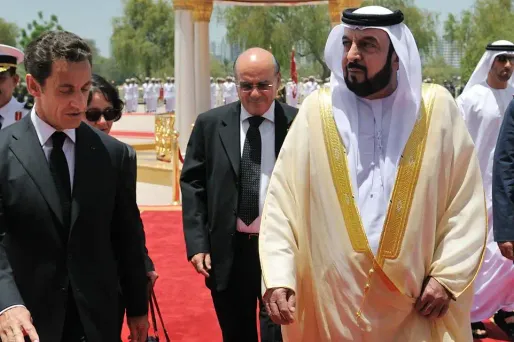 Le prince Khalifa ben Zayed Al Nahyane avec Nicolas Sarkozy, en 2009