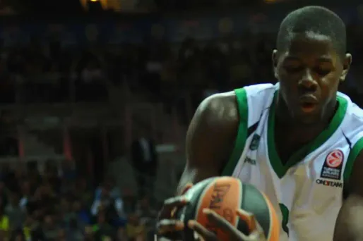 Basket : Nanterre, champion d'Europe au buzzer