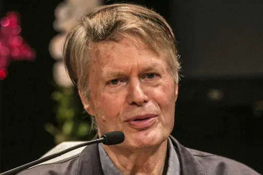 Le Clézio : "si Le Pen gagne, je rendrai mon passeport français"