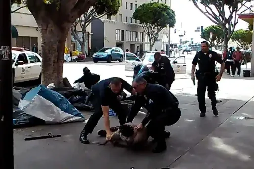 Los Angeles : le SDF abattu aurait volé l'identité d'un Français