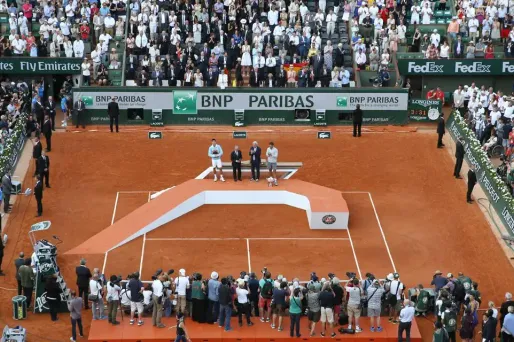 Roland-Garros : Valls soutient le projet de la FFT