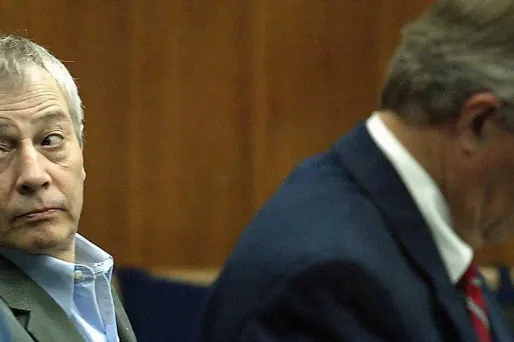 Sans le vouloir, il avoue des meurtres lors d'une interview