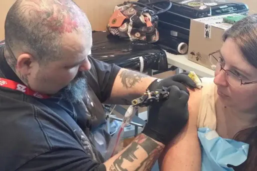 Tatoués sur le tard