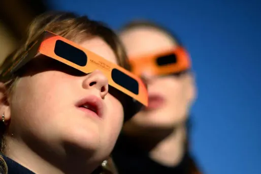 Une pénurie de lunettes spéciales pour l'éclipse de vendredi ?