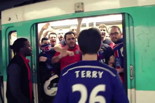 VIDÉO - Quand les supporters du PSG brocardent ceux de Chelsea
