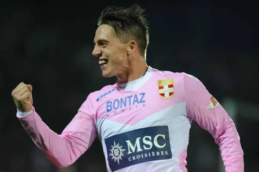 Foot : deux mois avec sursis pour avoir mordu un policier