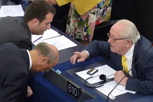 Philippot : "la démission" de Jean-Marie Le Pen serait préférable