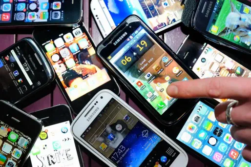 Téléphones portables et Internet : la grogne des usagers