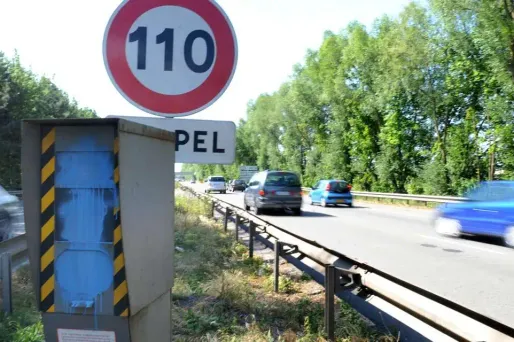 Le kit mains libres au volant bientôt interdit