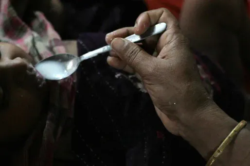 Médicaments pour enfants : mieux vaut éviter les cuillères