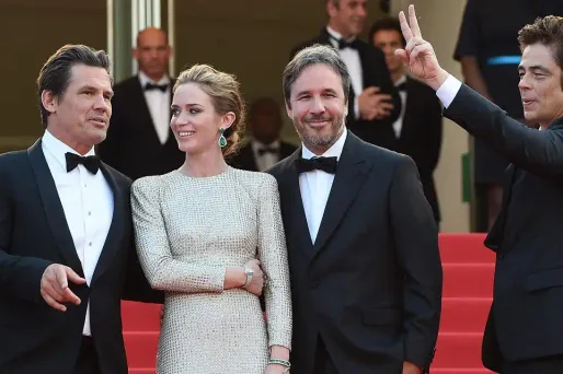 Montée des marches : Benicio Del Toro et Emily Blunt sur la Croisette