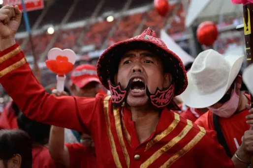 Chemises rouges en Thaïlande- 1280x640