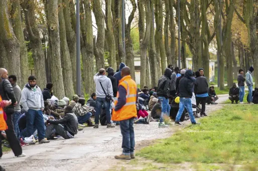 Des migrants de Calais, au campement Jules-Ferry, le 4 mai 2015.