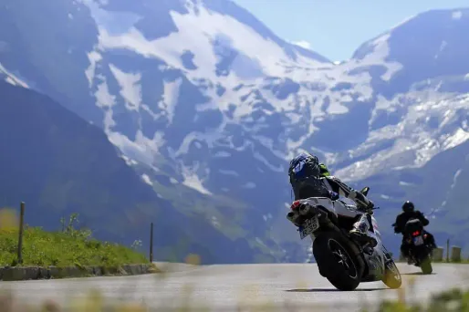 Alpes autrichiennes moto