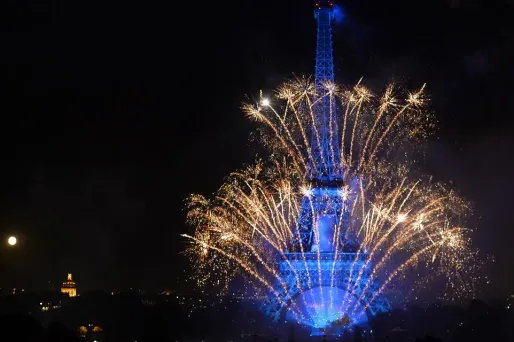 Feu d'artifice 14 juillet tour eiffel AFP 1280