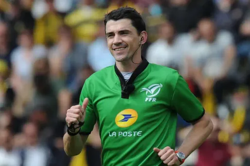 Pascal Gaüzere, arbitre de rugby (1280x640) Xavier LEOTY/AFP