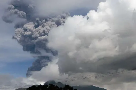 Equateur : état d'exception après le réveil du volcan Cotopaxi