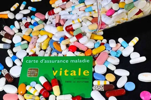 13.08.Assurance.maladie.carte vitale.medicament.PHILIPPE HUGUEN  AFP.1280.640