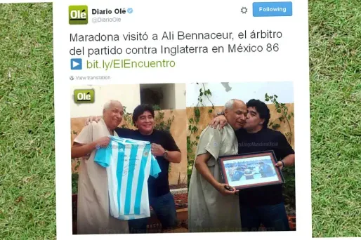 Diego Maradona avec Ali Bennaceur (1280x640) Capture d'écran Twitter Olé