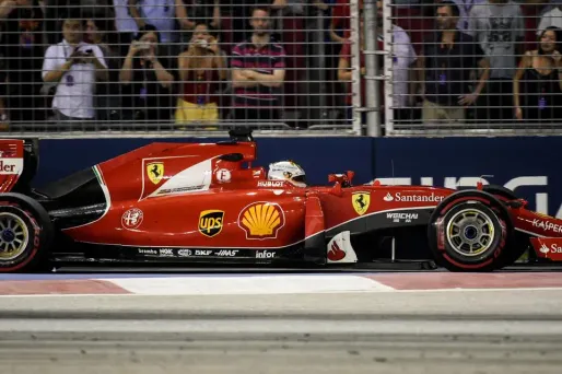 Vettel au GP de Singapour (1280x640) Mohd RAFSAN/AFP