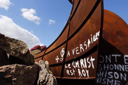 Vagin de la reine : les tags antisémites ne sont plus visibles