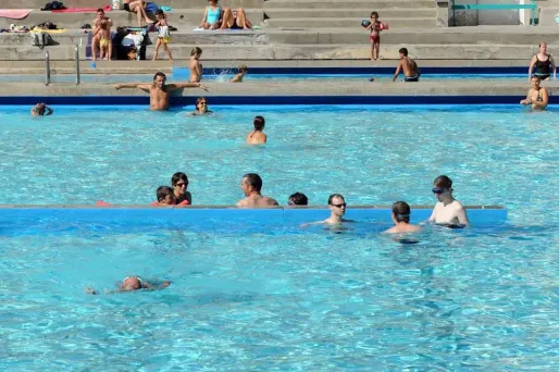 À 10 ans, il menace un maître nageur de l'égorger