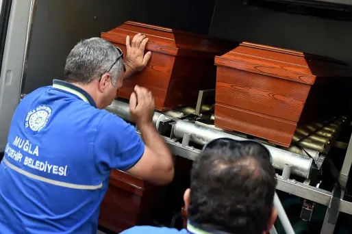 Les cercueils d'Aylan, son frère et sa mère, morts noyés dans un naufrage.