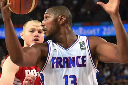 Boris Diaw face à la Pologne (1280x640) Pascal GUYOT/AFP