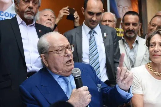 Jean-Marie Le Pen veut créer le "Rassemblement bleu-blanc-rouge"