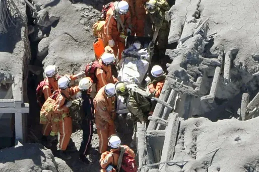 Le Japon en deuil à la suite de l'éruption du volcan Ontake
