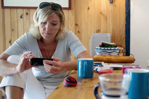 Quand Marine Le Pen joue les infiltrés sur Twitter