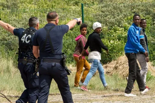 Asile: politique mal "maîtrisée", une majorité de déboutés restent en France