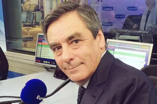 Fillon : "les gens du voyage profitent du recul de l'Etat"